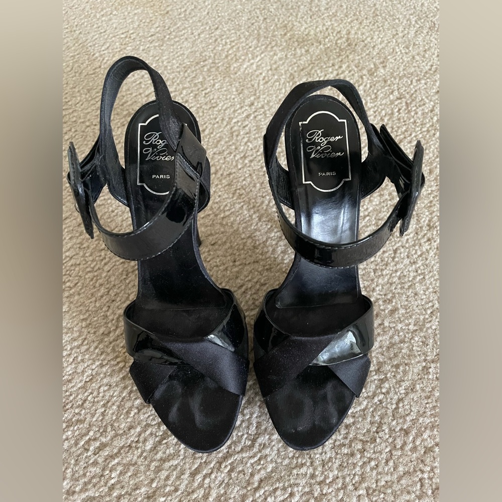 Roger Vivier pumps size 39